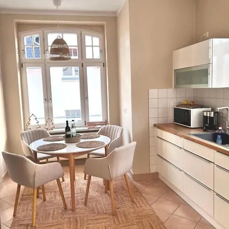 Feine In Der Suedstadt Von Mit Kostenlosen Stellplatz & Flasche Wein Zur Begruessung * Erfurt